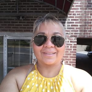 Meet your Posher, Lorena